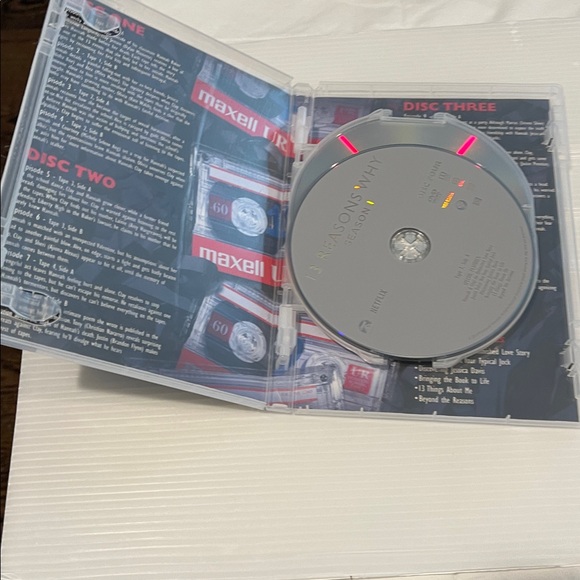 13 Reasons Why Season 1 DVD - Picture 4 of 4